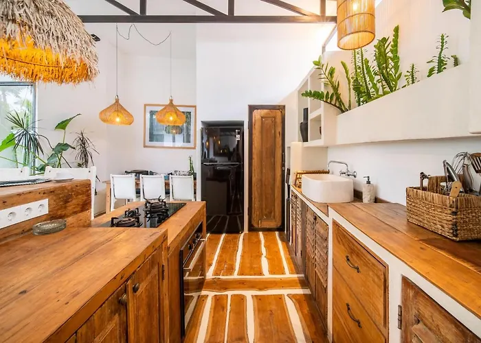 Villa Yogi Surf Complex