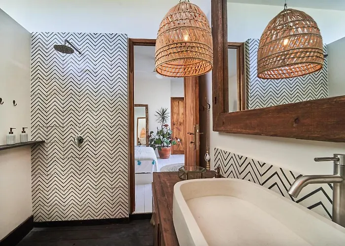 Villa Yogi Surf Complex *